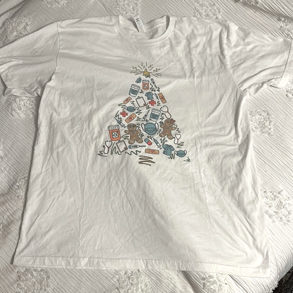 Super Cute Nurse Inspired Christmas Tree Tee ✨ NWOT✨